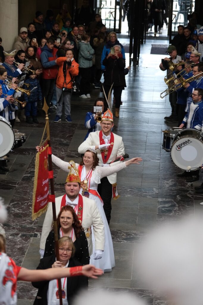 Prinzenpaar zieht ins Rathaus ein